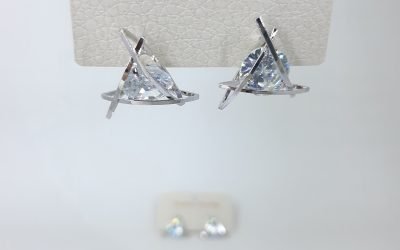 C154 Anting Giwang Segitiga Permata Swarovski Silver Platinum 1,5cm